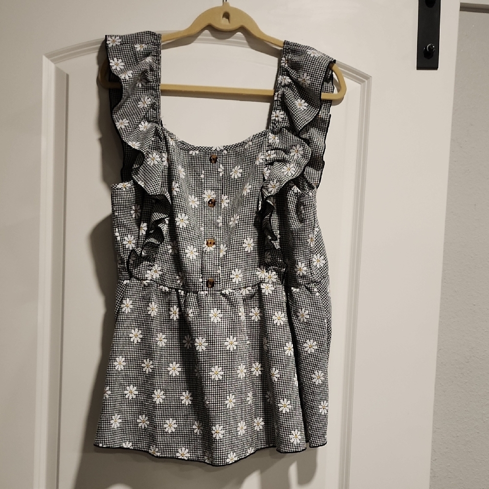 Floral Ruffle Sleeveless Top - Black and White
